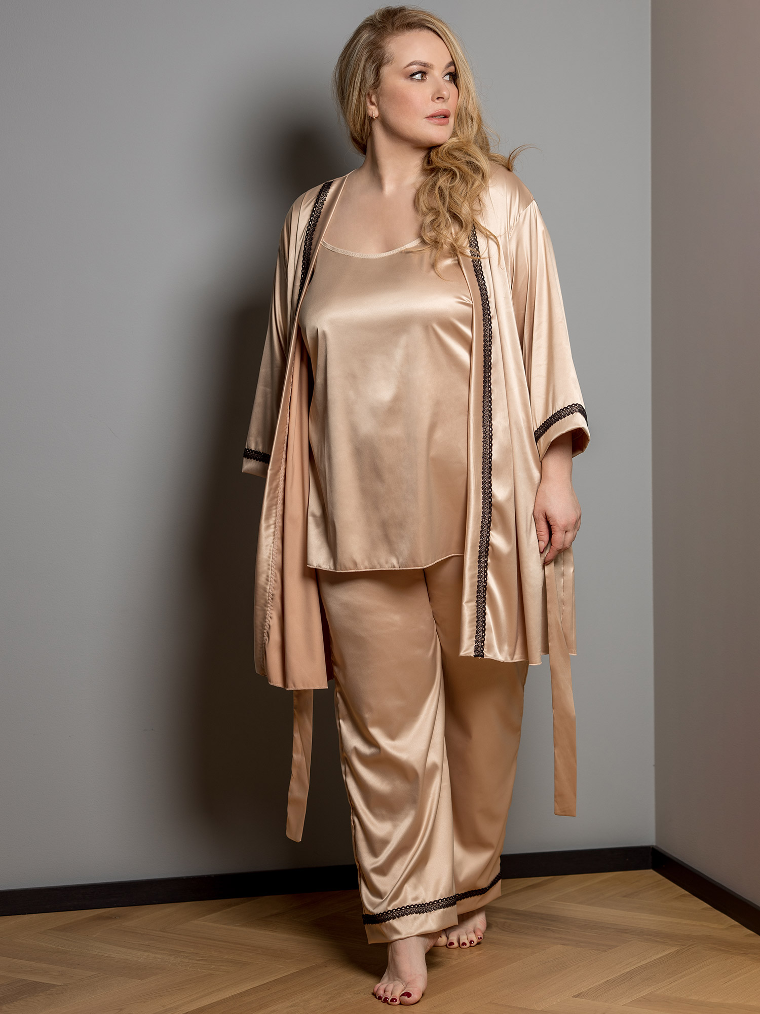 Flot beige satin nat top fra Plaisir