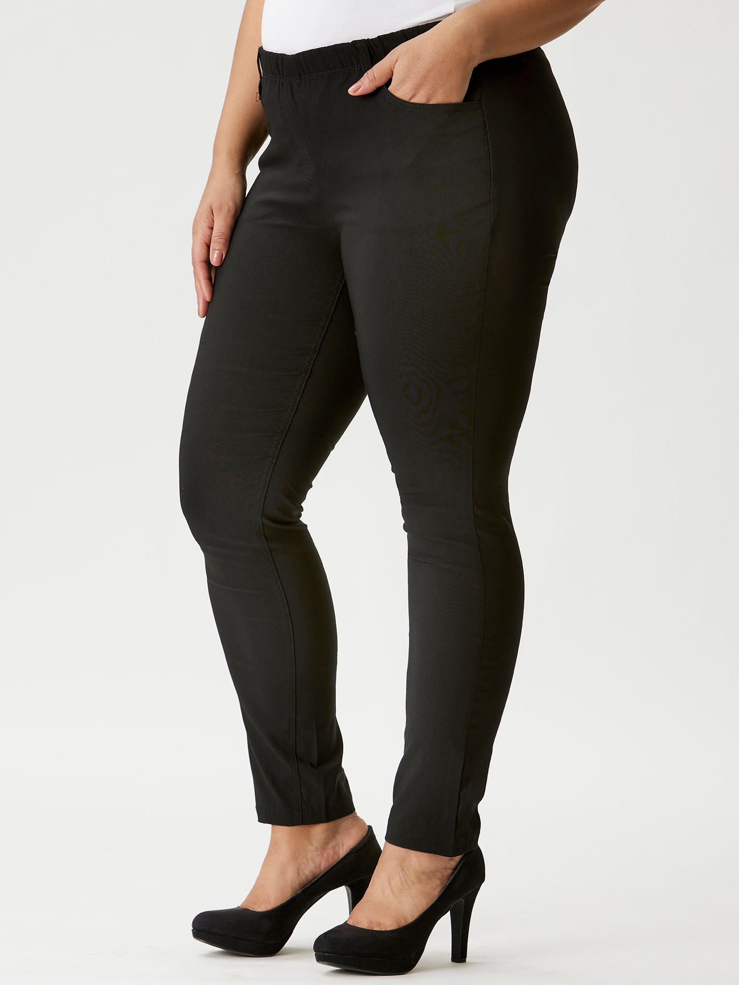 TWIST  - Plus Size Byxor fra Zhenzi