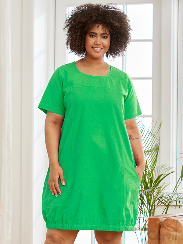 AMIN - Grön klänning i 100% bomull fra Zhenzi