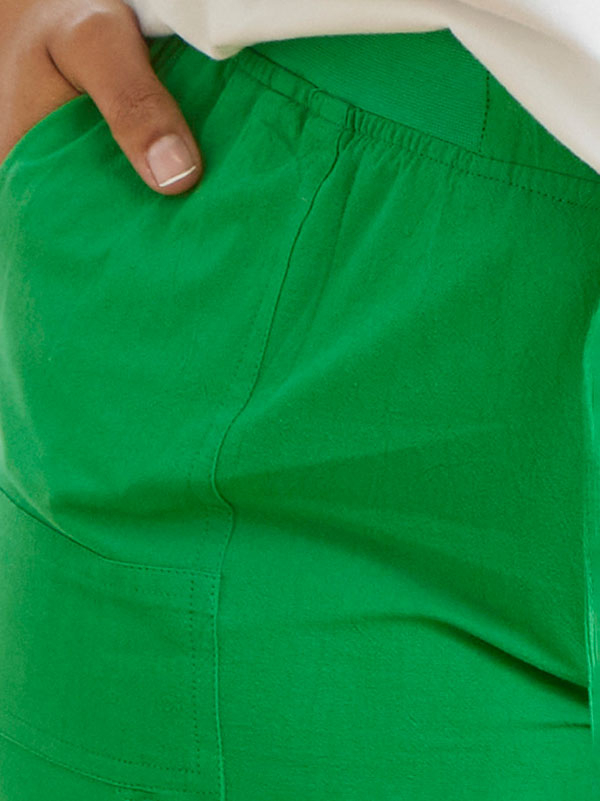 AMIN - Gröna shorts i 100% bomull fra Zhenzi