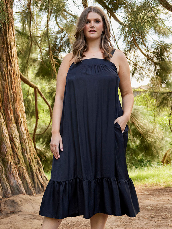 LEGACY  - Plus Size Klänning fra Zhenzi