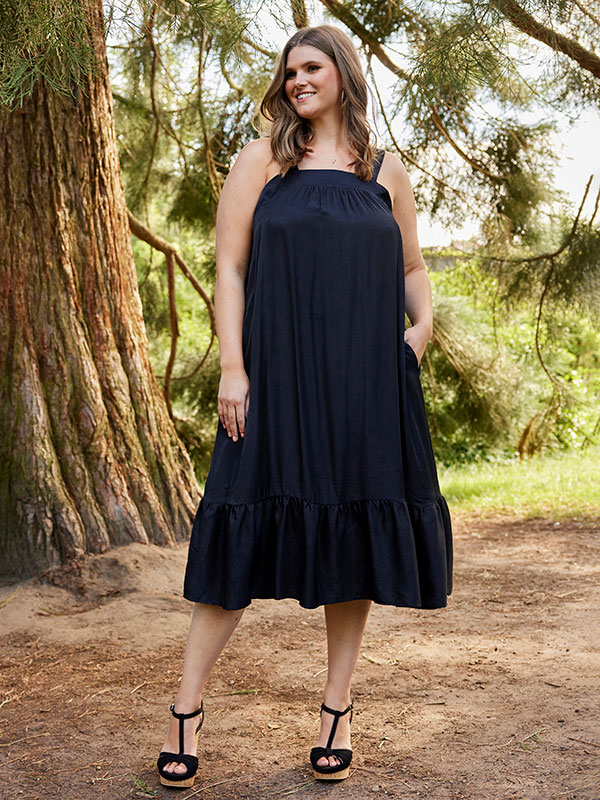 LEGACY  - Plus Size Klänning fra Zhenzi