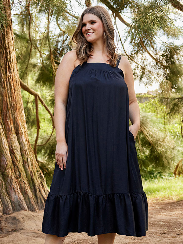 LEGACY  - Plus Size Klänning fra Zhenzi