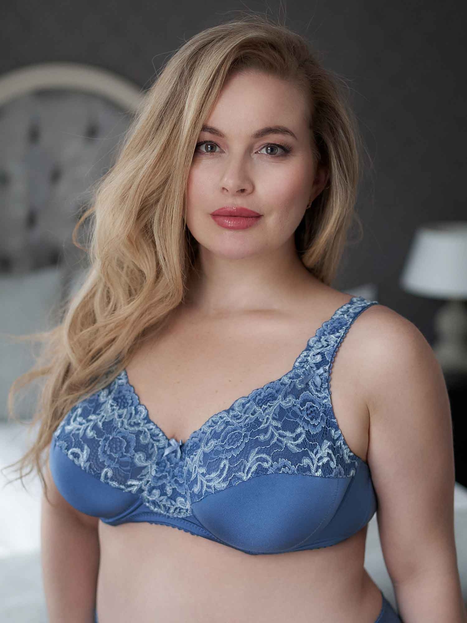 BEATE PLAIN - Plus Size BH med bygel fra Plaisir