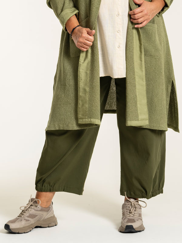 CLARA - Plus Size Byxor fra Gozzip