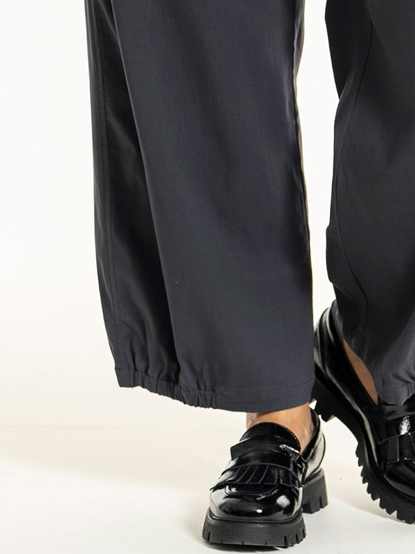 CLARA - Plus Size Byxor fra Gozzip
