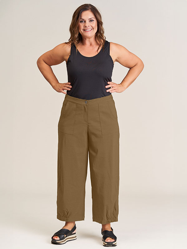 CLARA - Plus Size Byxor fra Gozzip