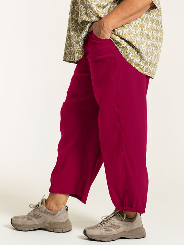 CLARA - Plus Size Byxor fra Gozzip
