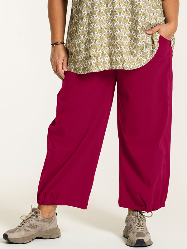 CLARA - Plus Size Byxor fra Gozzip