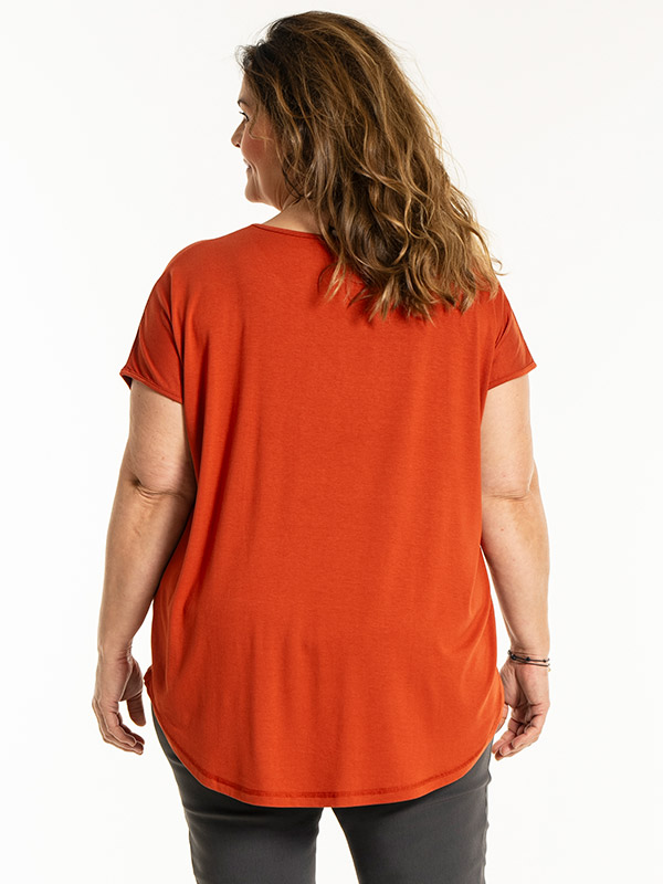 GITTE - Plus Size T-shirt fra Gozzip