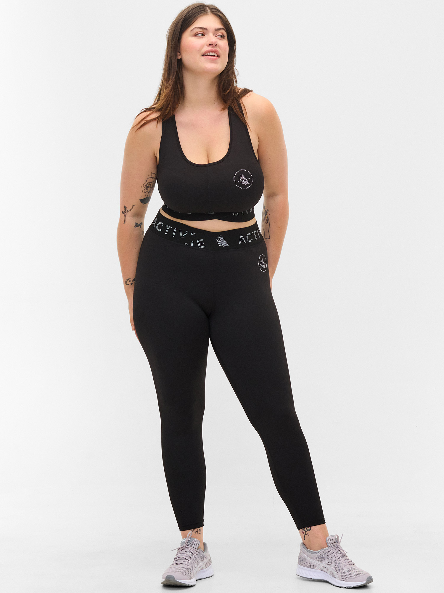 AMANDY  - Plus Size Träningstights fra Zizzi