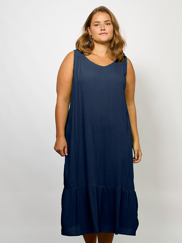 ADCORDELIA - Plus Size Klänning fra Adia