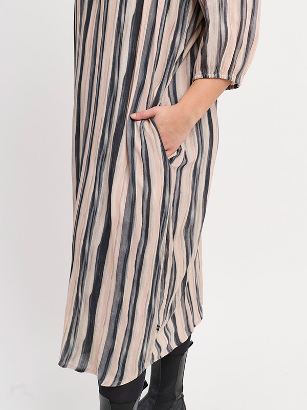 ADDIDDE - Plus Size Klänning fra Adia