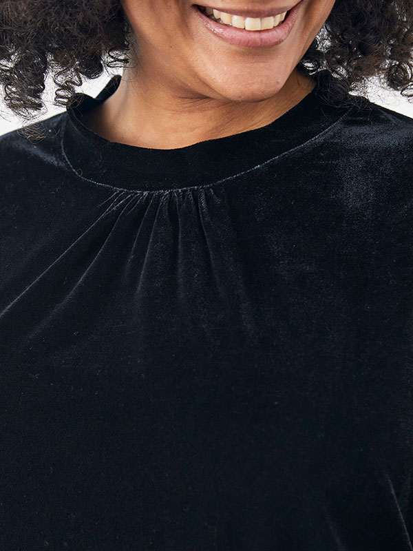 Blus fra Adia
