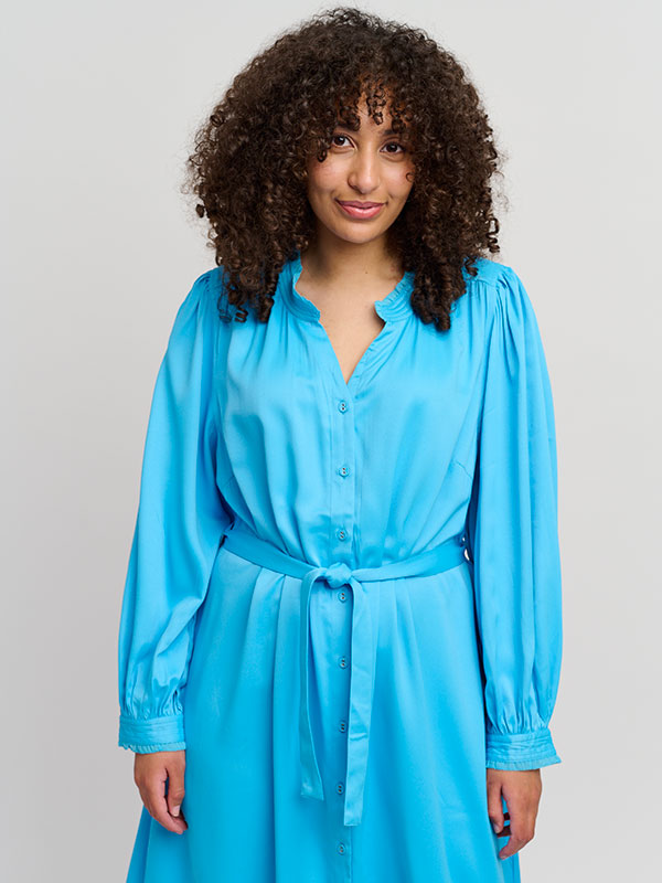 ADELISA - Plus Size Klänning fra Adia