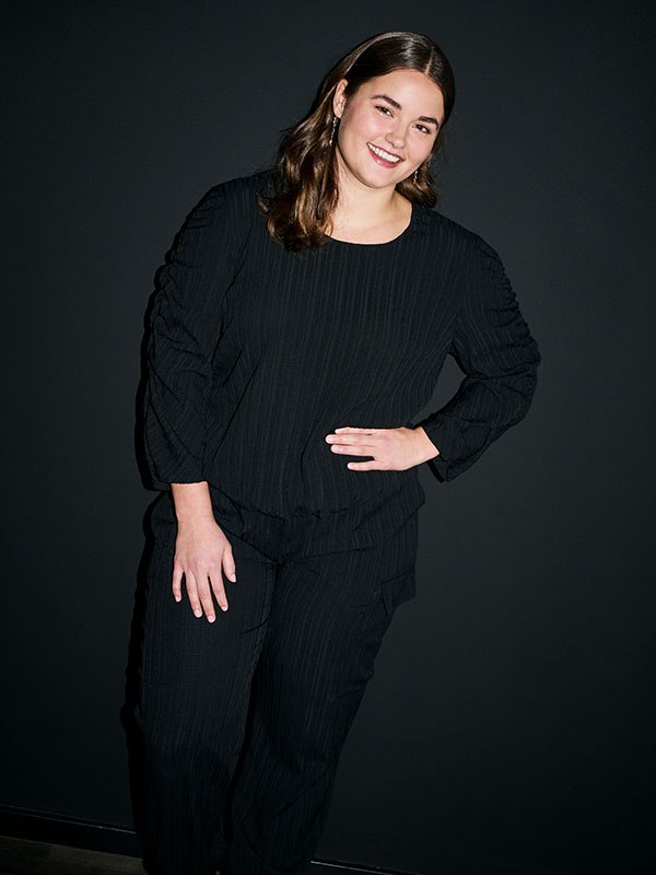 ADGELA - Plus Size Blus fra Adia