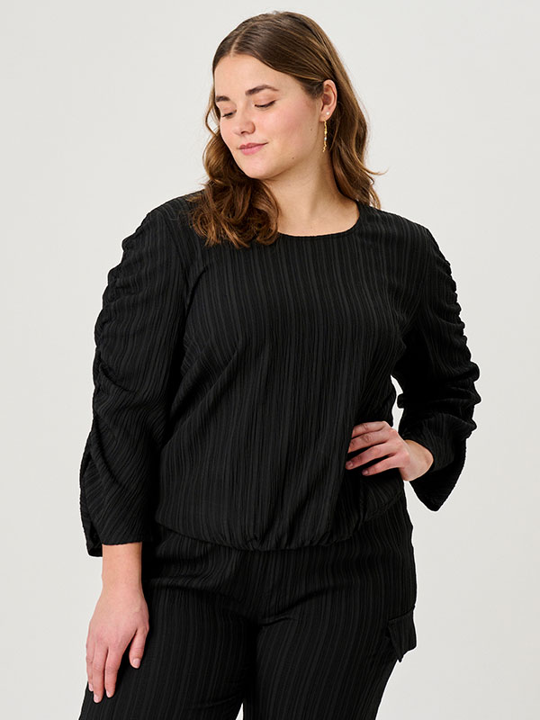 ADGELA - Plus Size Blus fra Adia