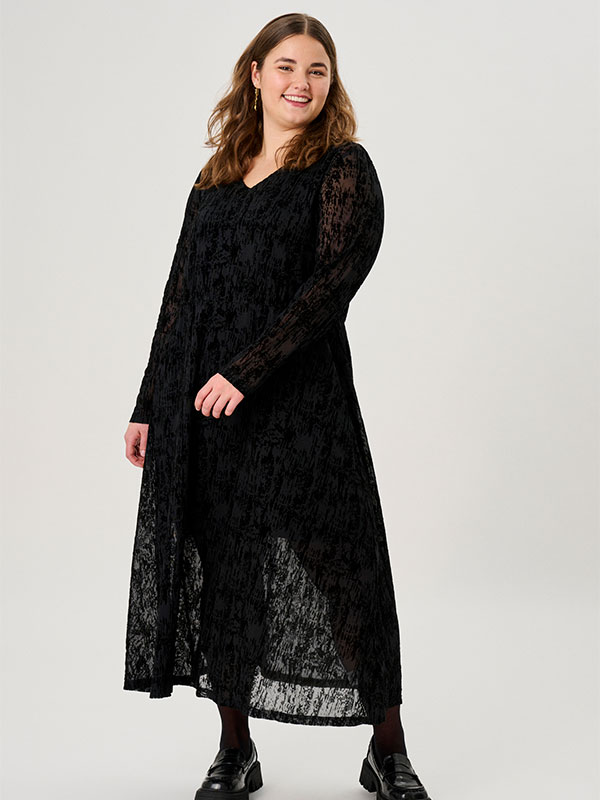 ADGERLY - Plus Size Klänning fra Adia
