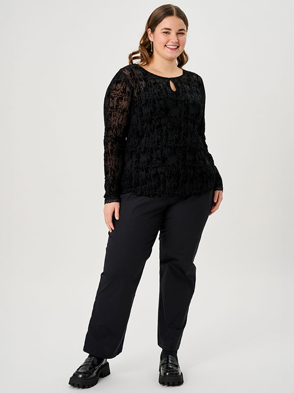 ADGERSMI - Plus Size Blus fra Adia