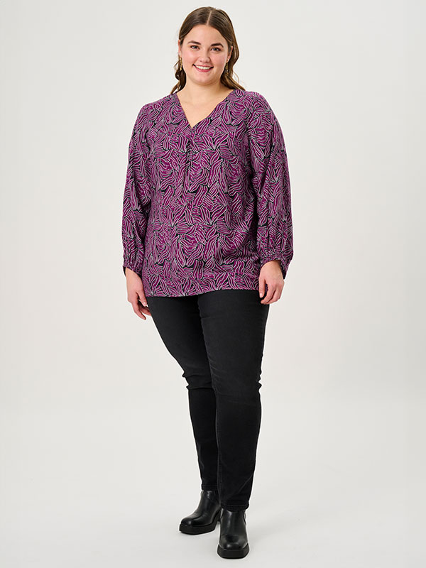 ADGOGO - Plus Size Blus fra Adia