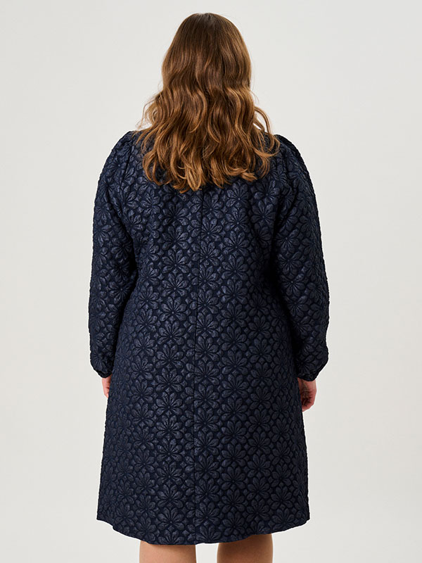 ADGRETHE - Plus Size Klänning fra Adia