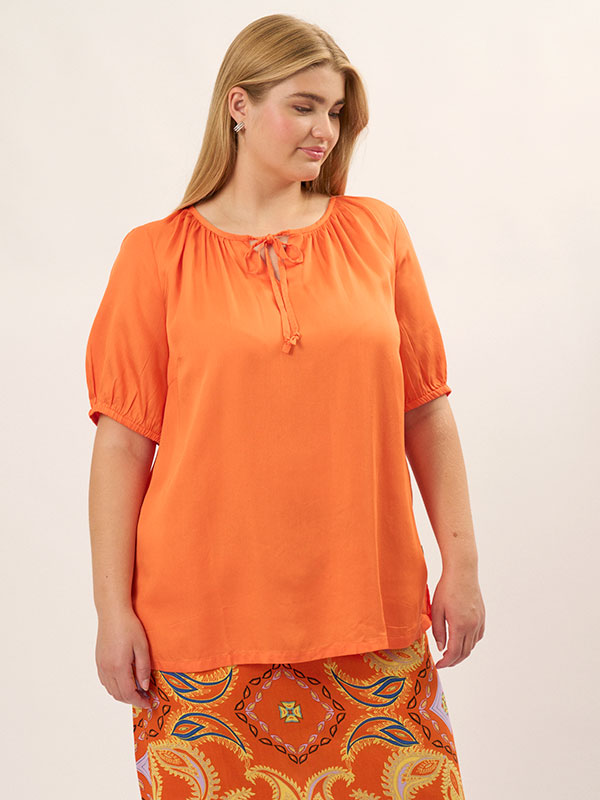 Blus fra Adia