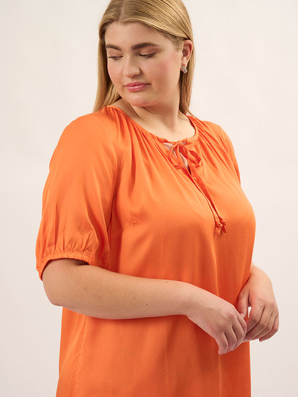 Blus fra Adia