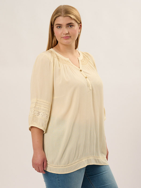 Blus fra Adia