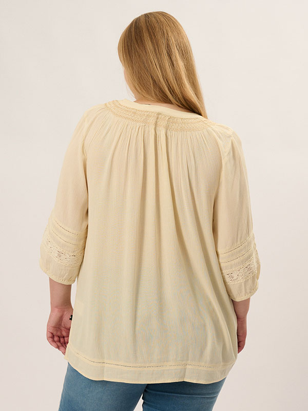Blus fra Adia