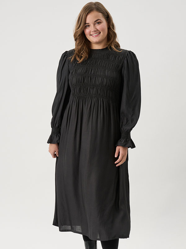 ADRAHMO - Plus Size Klänning fra Adia