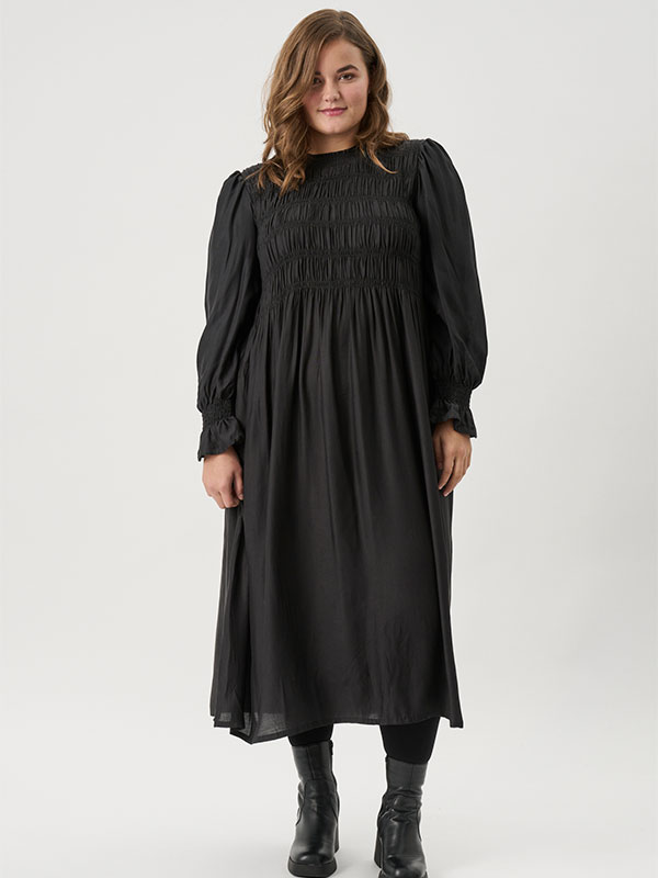 ADRAHMO - Plus Size Klänning fra Adia