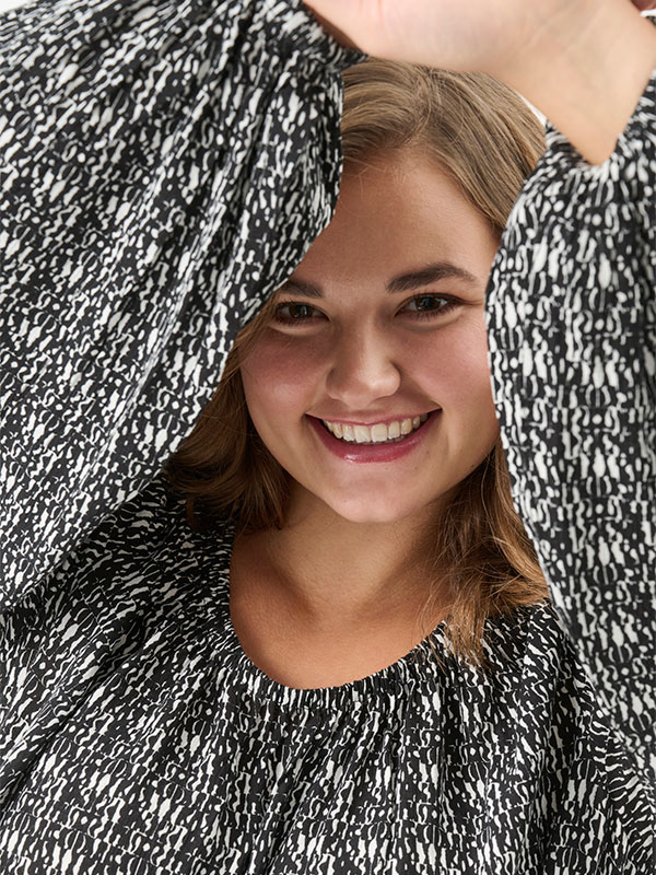 ADRECIL - Plus Size Klänning fra Adia