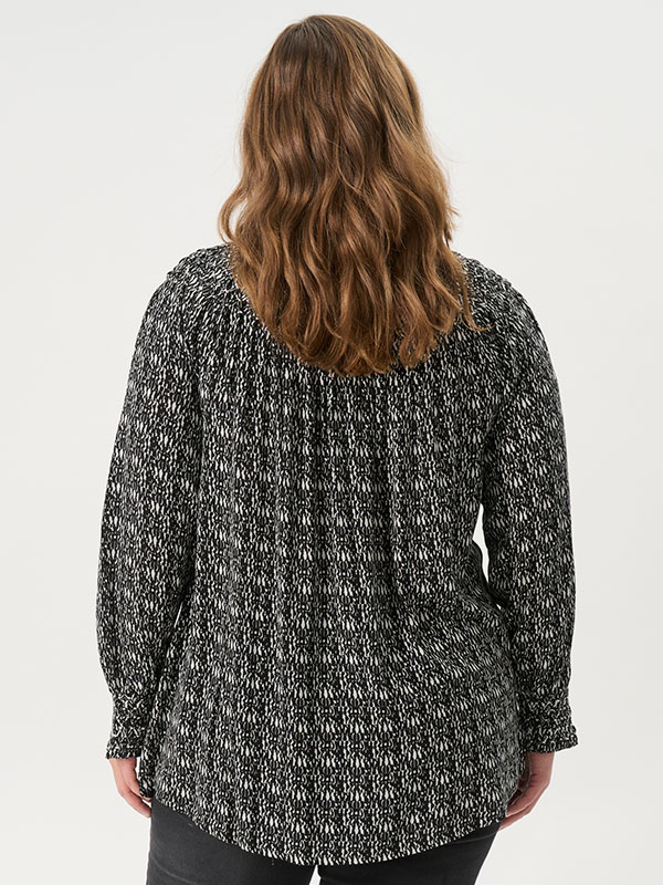 ADREFIKA - Plus Size Blus fra Adia