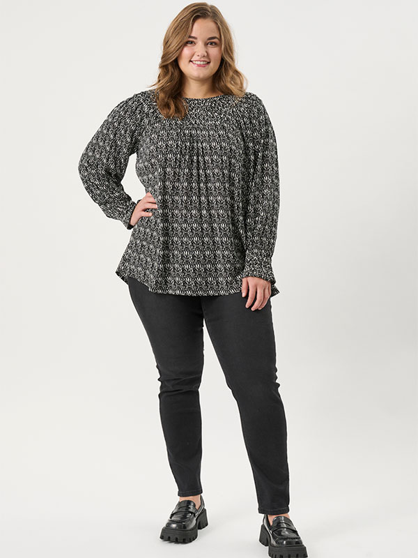 ADREFIKA - Plus Size Blus fra Adia