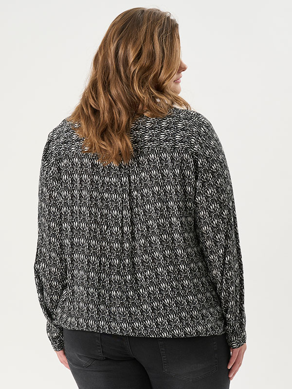 ADREGITTA - Plus Size Blus fra Adia