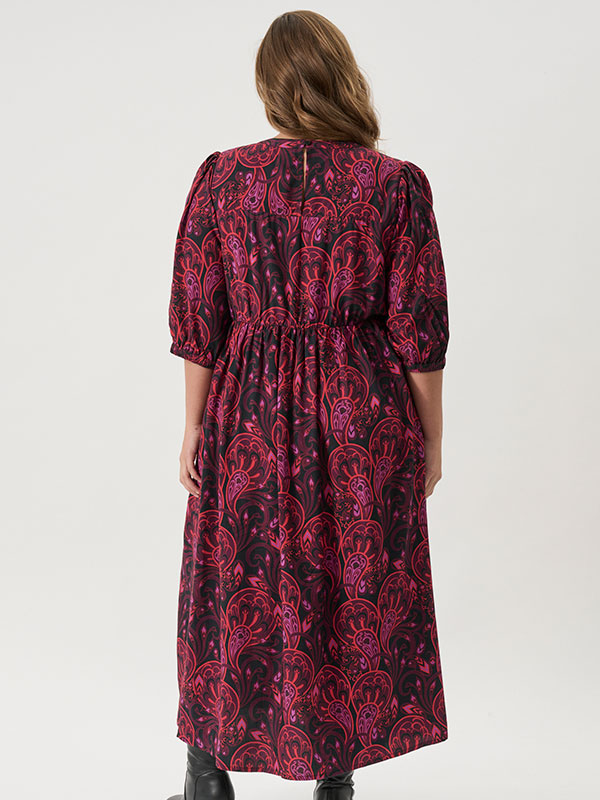 ADRIGMOR - Plus Size Klänning fra Adia