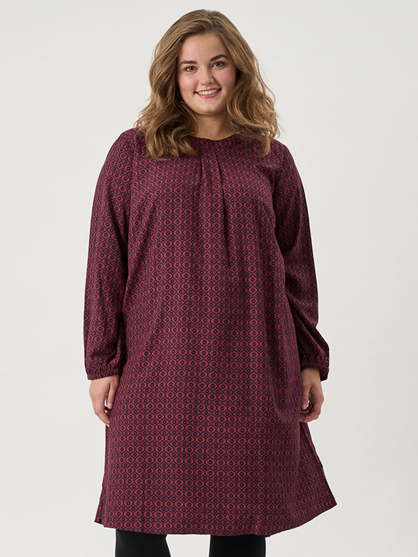 ADROBERTA - Plus Size Klänning fra Adia