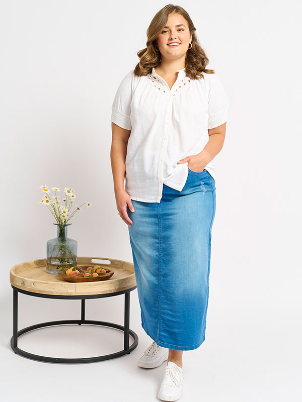 ADVALGERDA - Plus Size Blus fra Adia