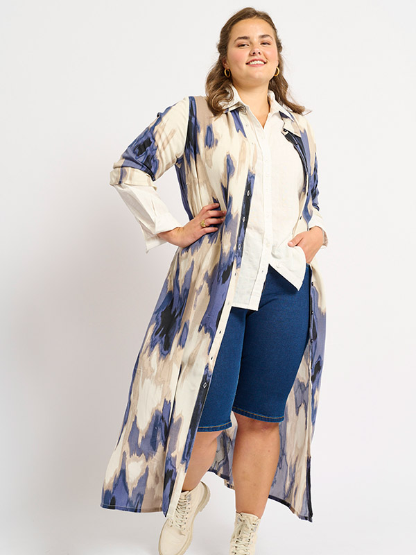 ADVILHELMA - Plus Size Klänning fra Adia