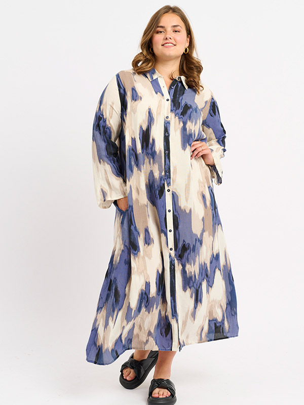ADVILHELMA - Plus Size Klänning fra Adia
