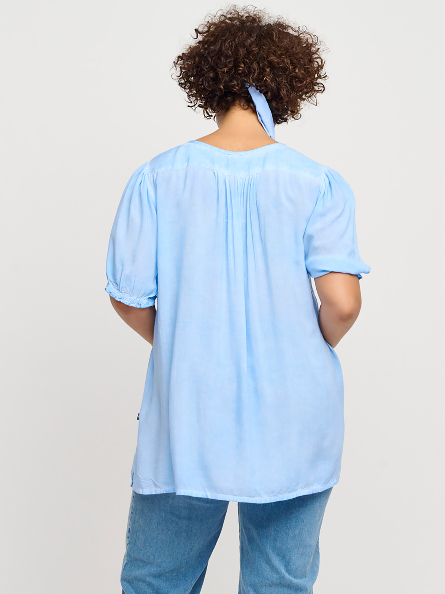 Blus fra Adia