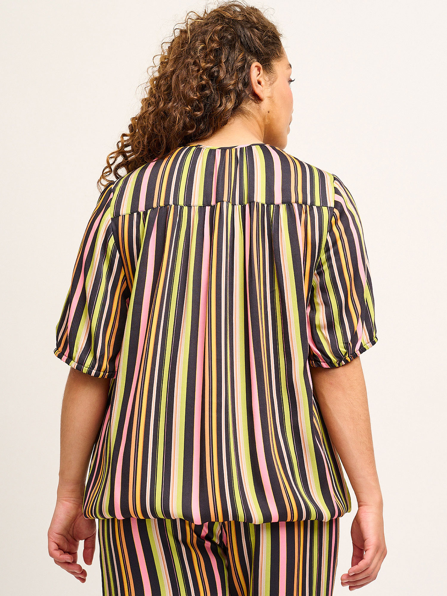 Blus fra Adia
