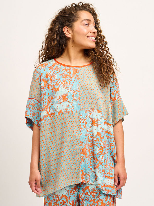 Blus fra Adia