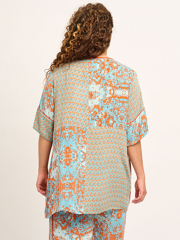 Blus fra Adia