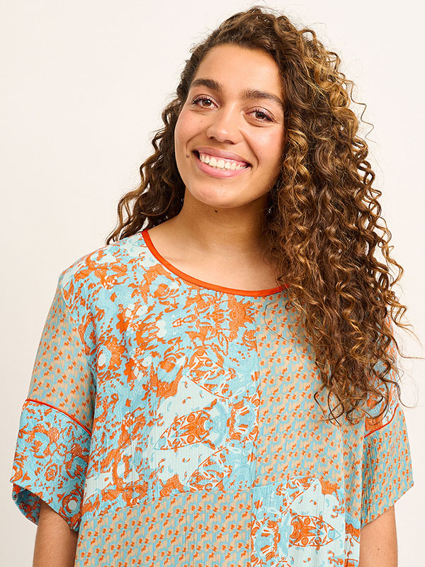 Blus fra Adia