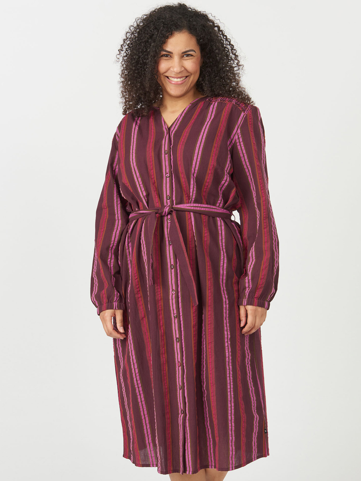 NELLY - Plus Size Klänning fra Adia