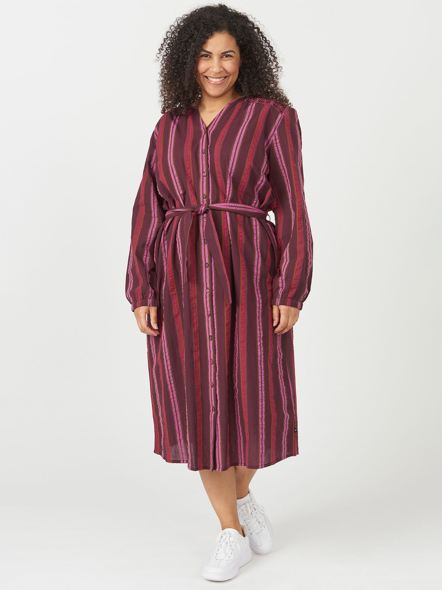 NELLY - Plus Size Klänning fra Adia