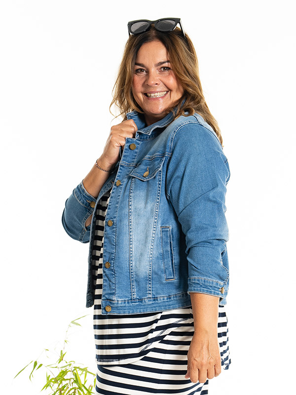 MAYA  - Plus Size Jacka fra Gozzip