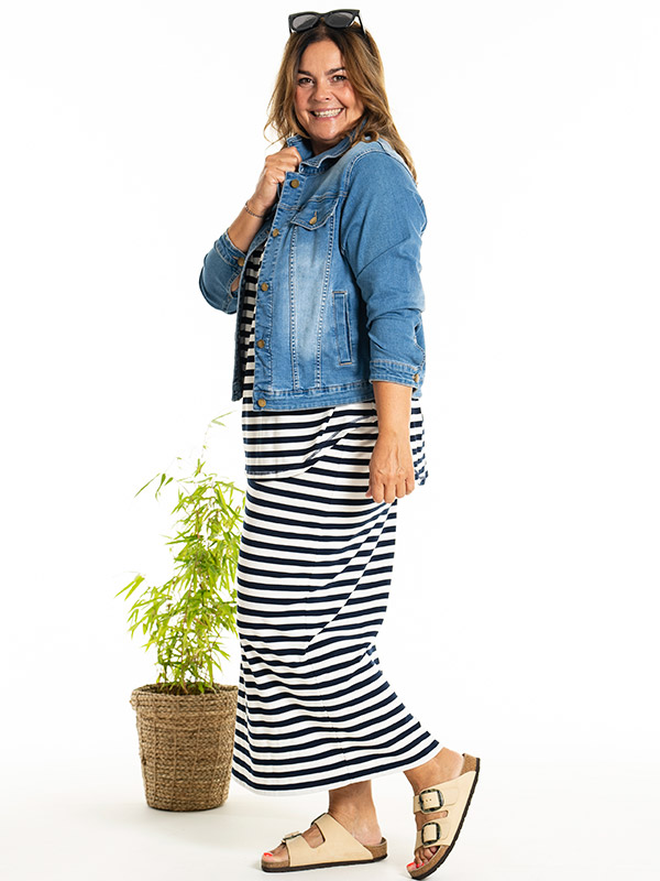 MAYA  - Plus Size Jacka fra Gozzip
