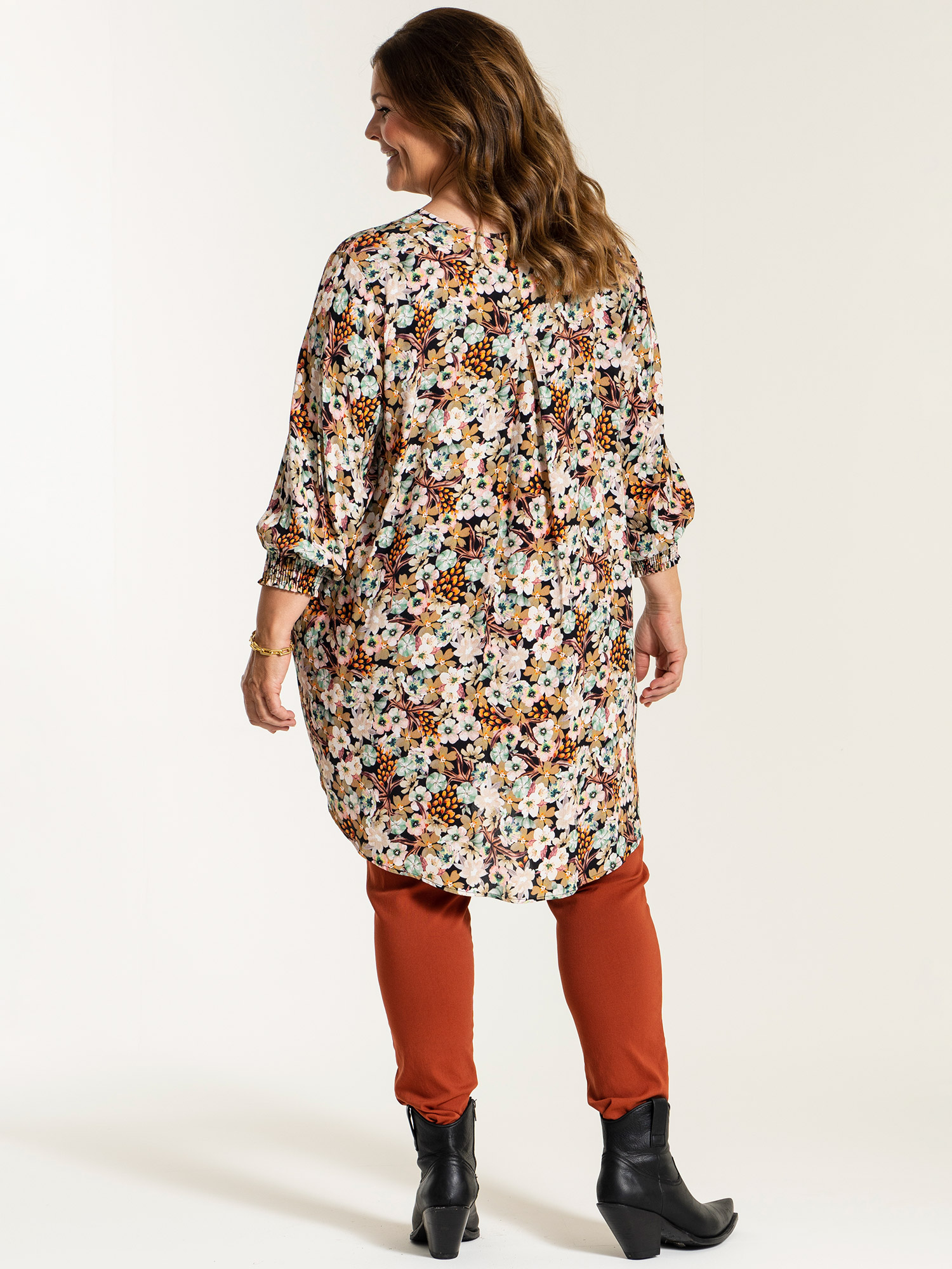 SAMIRA - Viskos tunika med print fra Gozzip